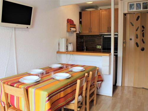 Appartement Vars, 1 pièce, 4 personnes - FR-1-330B-83 Vars