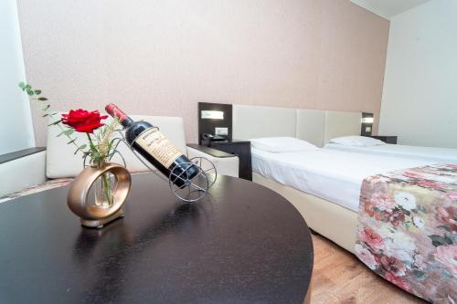 Standard Double or Twin Room with Balcony image 4
