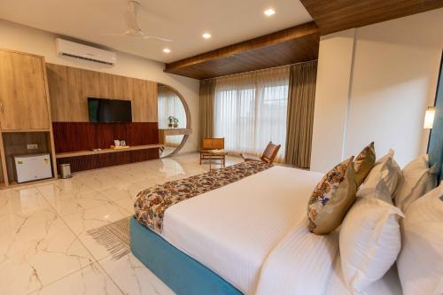 room detail thumbnail 1