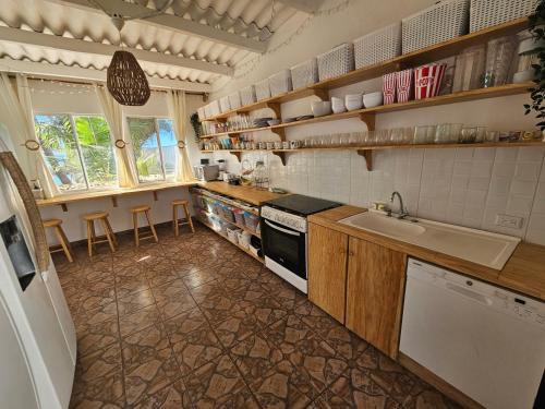 Sunset Surf Villa in La Libertad