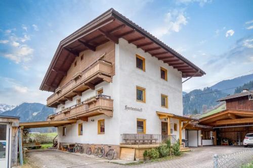 Adventure Holiday Hub: Gartenhäusl Mayrhofen