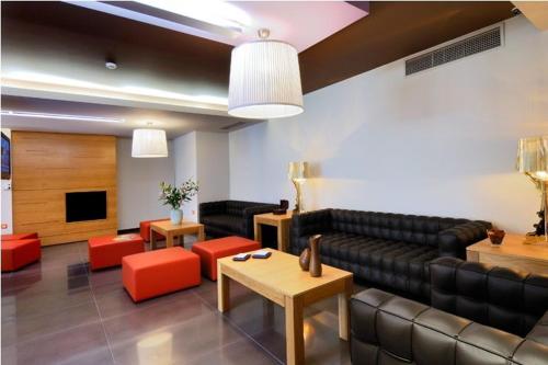 Galaxy City Center Hotel - image 12