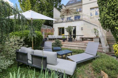 Градина, Villa des Oliviers in Фонтане-су-Боа