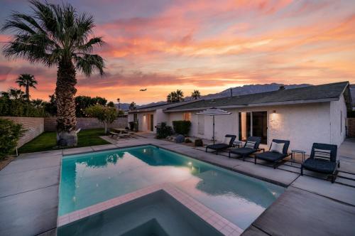 Bonne Idee Private Pool and Spa Home in Palm Springs, USA
