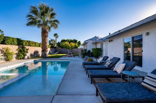 Bonne Idee Private Pool and Spa Home in Palm Springs, USA