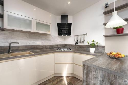 Melani by Briskva in 比斯薩克