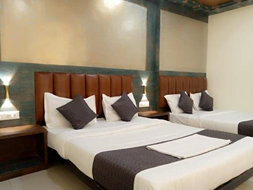 Tri hotel in بوريفالي