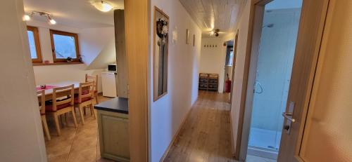 virtuve, Apartments & Hostel Bohinj in Bohiņsko Jezero