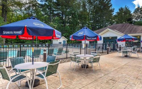 泳池, Comfort Inn & Suites Lake George in 喬治湖