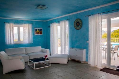 Iekārtas, Villa Bacev by Vintage Travel in Gruda