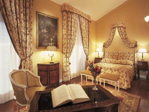 Deluxe Double Room with Terrace Green View