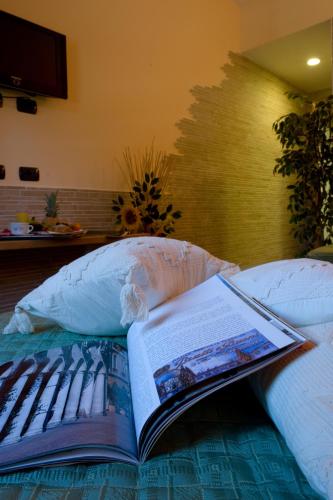Hotel Ristorante Tre Leoni - image 12