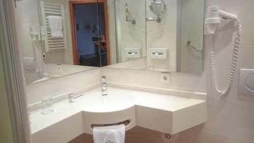 Hotel Avisa - image 2