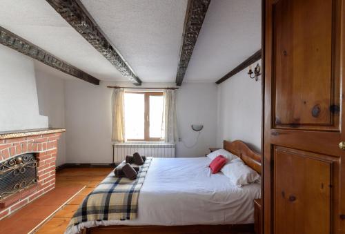 Double Room with Private Bathroom image 2