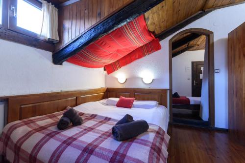Chalet Mila - Total Chalets - Catered Chalet - image 2