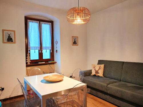 2 bedrooms apartement with city view balcony and wifi at Carisolo