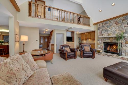 Deer Lake Retreat in Boyne City, USA