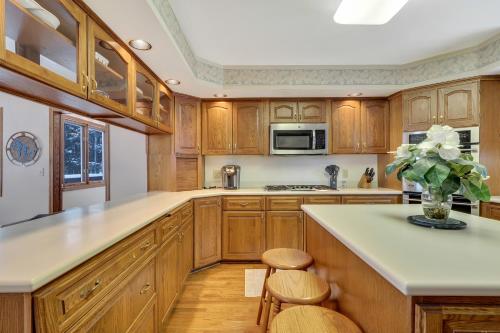 Deer Lake Retreat - image 12