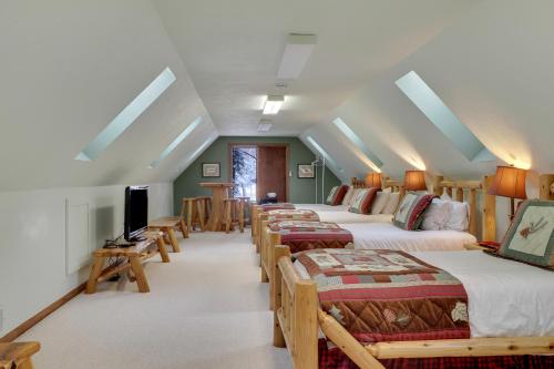 Deer Lake Retreat - image 8