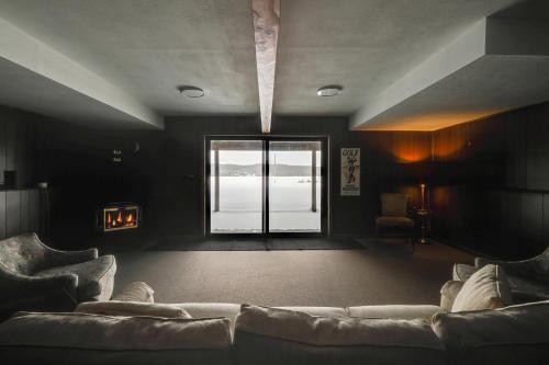 Deer Lake Retreat - image 11