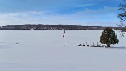 Deer Lake Retreat - main image