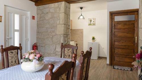 Viesnīcas āriene, Cinege Vendégház (Cinege Vendeghaz) in Tolksva