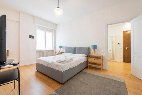 Vicolo Leoni 2BRD apartment