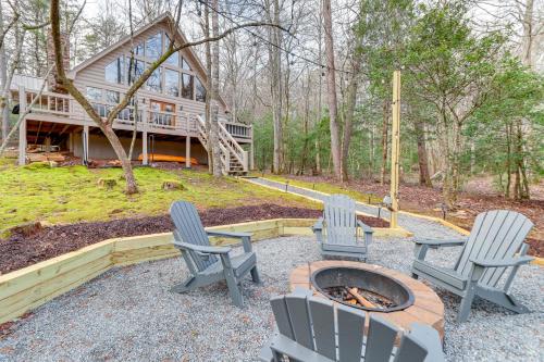 Peaceful Cabin with Hot Tub 11 Mi to Blue Ridge! in Epworth, USA