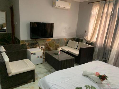 1Bed Apartment - Parking Wifi Balcony Bbq in Tema