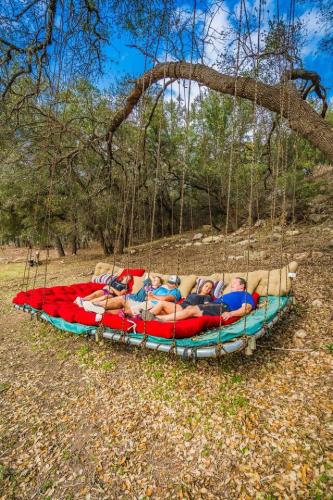 Camp Sandy Lakefront, Pool,H Tub, Sand Volleyball in Austin, USA