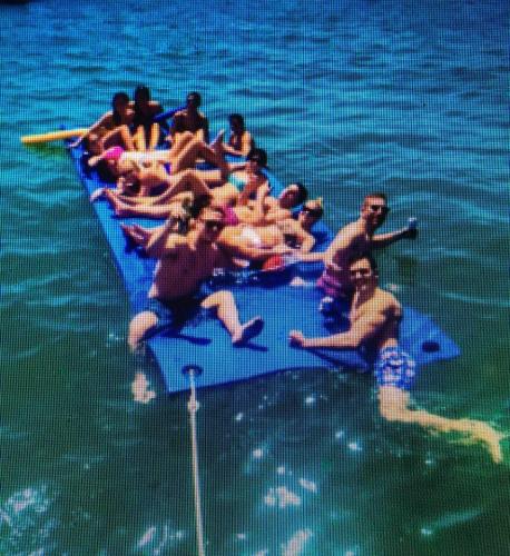 Camp Sandy Lakefront, Pool,H Tub, Sand Volleyball in Austin, USA