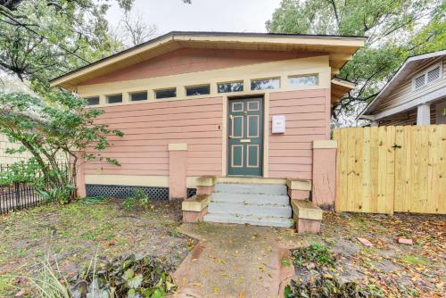 Baton Rouge Cottage with Fenced Yard Near Downtown!
