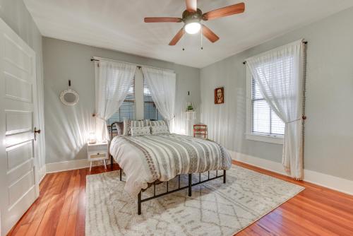 Baton Rouge Cottage with Fenced Yard Near Downtown!