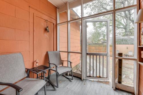 Baton Rouge Cottage with Fenced Yard Near Downtown!