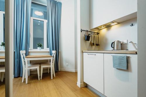 Stylish Central Apartment - 5 mins to Old Town, Riga (photo 3)