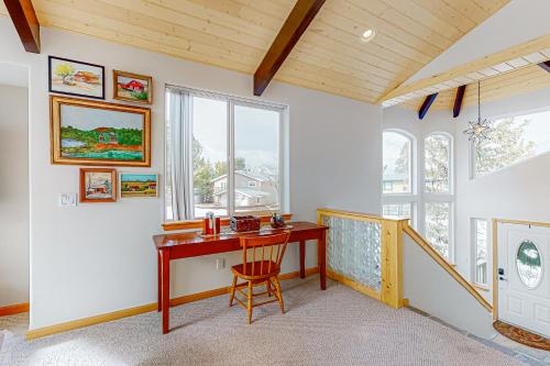 Rooftop Retreat in Lake Valley