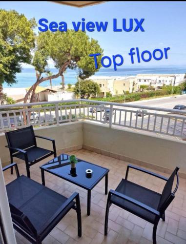 BLUE EYES APARTMENTS – khách sạn tại Ialysos