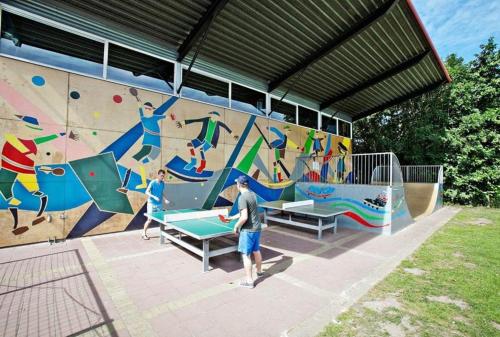 Stacaravan op 5 Sterren Vakantiepark De Kuilart Friesland aan het Meer met Zwembad 5P 237 in Koudum