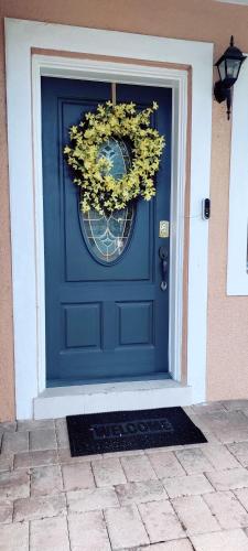 House Close to Downtown, Airport, Raymond James Stadium, and Many More Places in Tampa, USA