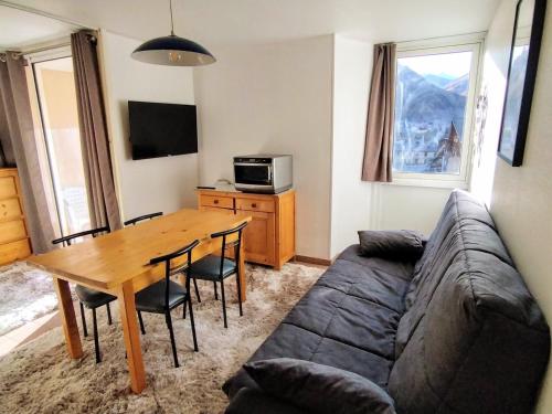 Appartement Briançon, 2 pièces, 6 personnes - FR-1-762-52 - Location saisonnière - Briançon