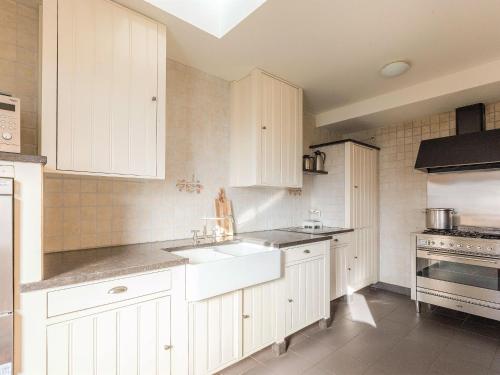  Tuscan Villa in Overijssel with Spacious Garden in De Bult