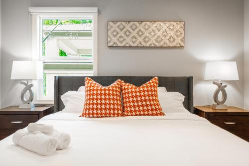 4BR Lux Los Gatos Home: Style & Comfy