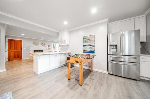 酒店活動, 4BR Lux Los Gatos Home: Style & Comfy in 洛思加圖斯