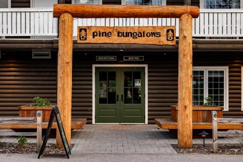 Pine Bungalows - Accommodation - Jasper