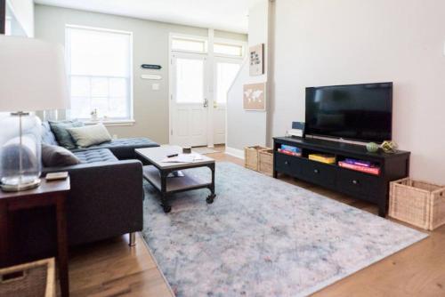 Beautiful 6BR 2 Kitchens Duplex By StayStLouis