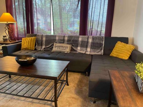 Retro 5 bed house in the heart of entertainment in Blue Island, Vereinigte Staaten von Amerika