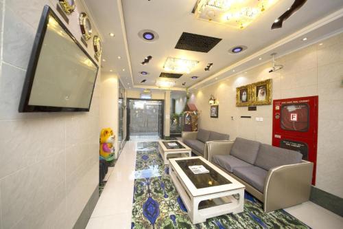Hafez Hotel Apartments - Al Ras Metro Station - image 13
