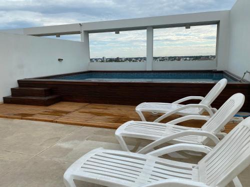 Terrazas Resort monoambiente luminoso con piscina