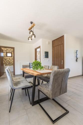 設施, Raise Polydrosos Alpine Escape in 普利德羅索斯