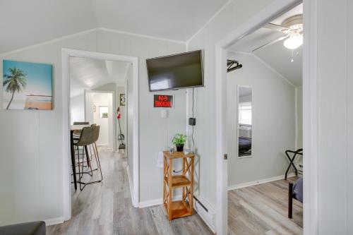 Wildwood Apartment, Walk to Crest Pier and Beach! in Wildwood, USA